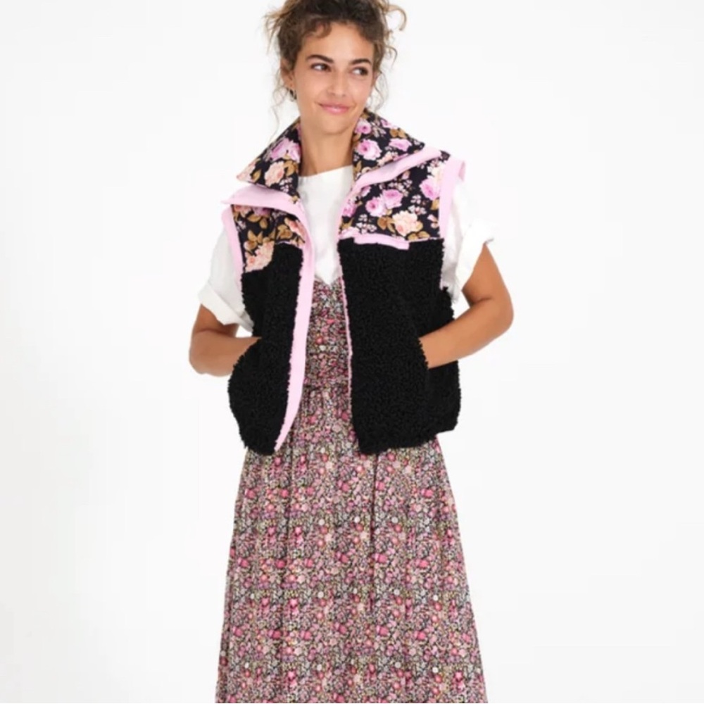 FOR LOVE AND LEMONS X VICTORIA SECRET FAUX SHEARLING FLORAL PUFFER VEST Small